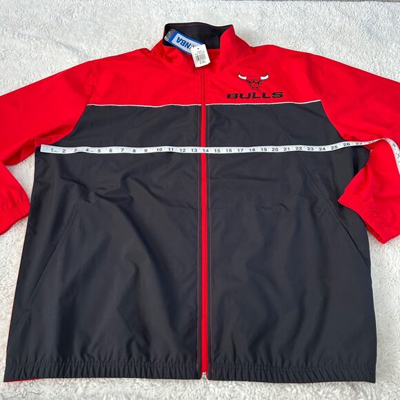 NWT Chicago Bulls Red/Black NBA Mens Windbreaker Size XXL Sporty Basketball - Picture 4 of 5